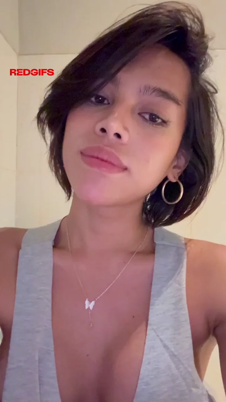 Send Me Trap Titty Teases Like This? 😜🍑💦