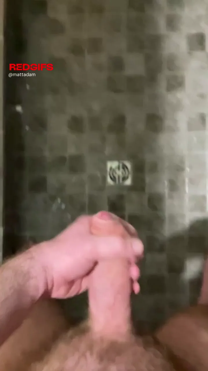 Bwc jerking while in the shower and shooting big load