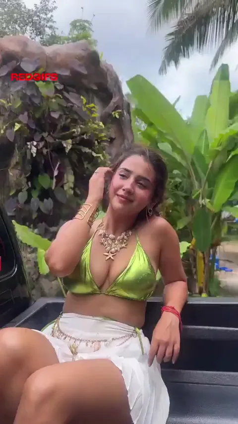Roshni Walia’s Shiny Green Bikini Tease 🌿💦🍑