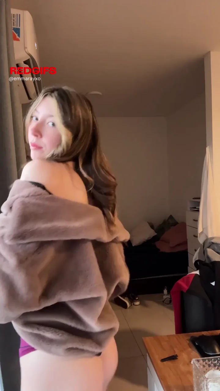 🔥 Cute Teen's Magnetic Pussy Tease in Robe Slip 💦