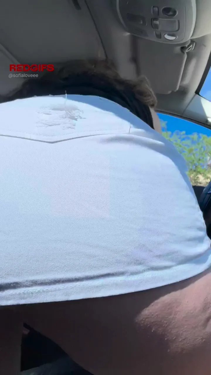 hold my phone while i look in the car for my keys