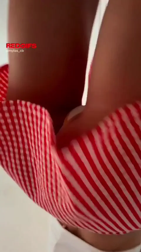 schoolgirl with perfect upskirt view