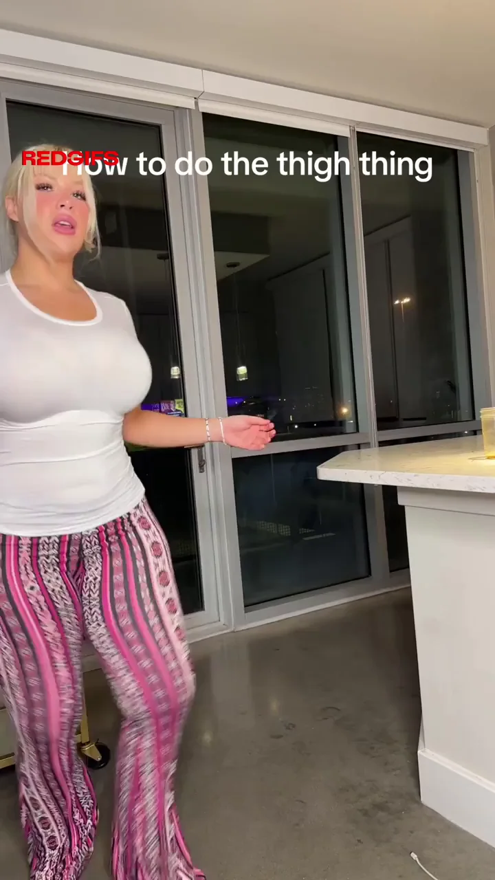 Snowbunny's Thigh Quake in Flare Pants 😩🍑🔥