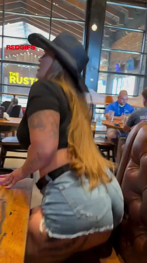 Texass Cowgirl's Booty Shorts Tease in the Dive Bar