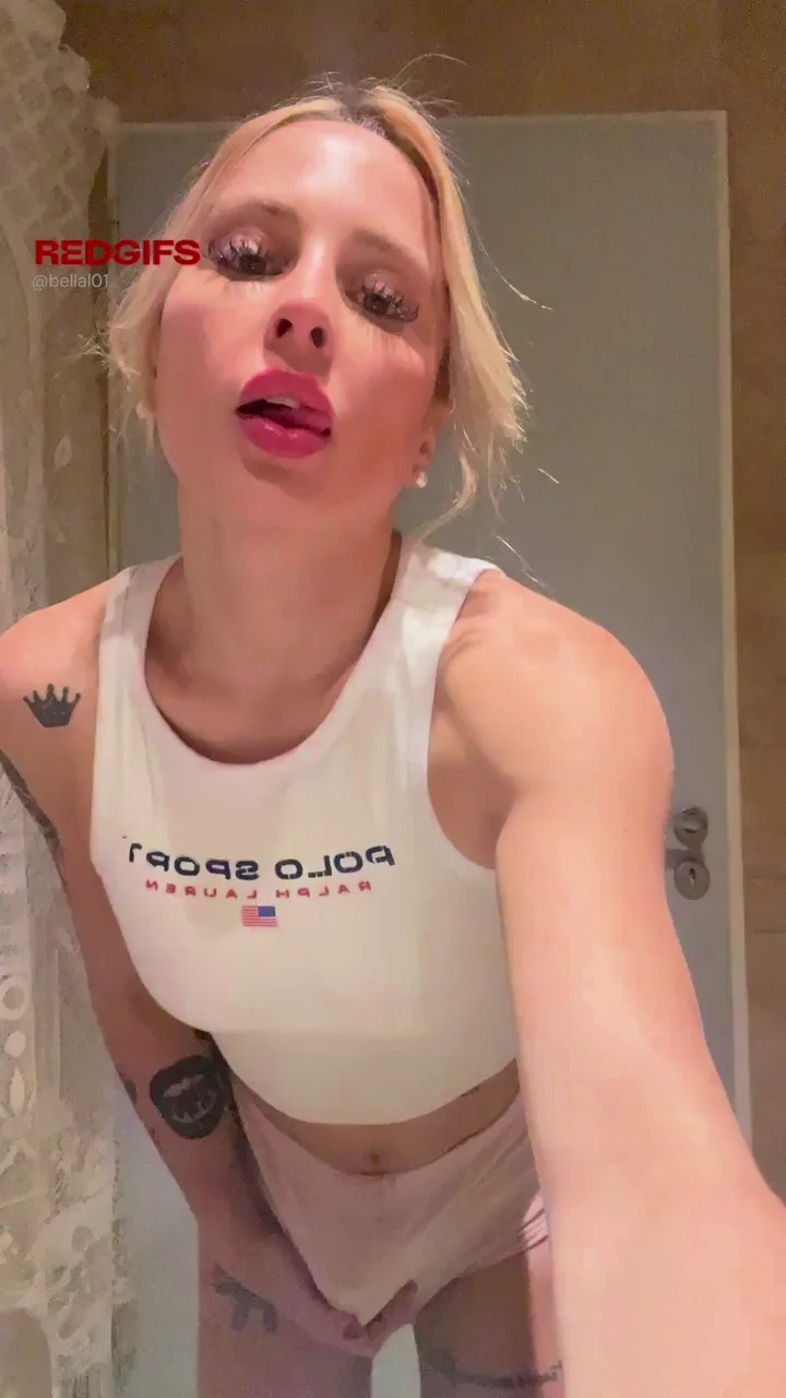 Pin me in the door and pound me with ur hard cock