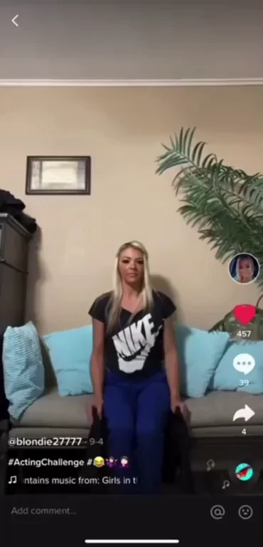 TikTok And Camgirl - SexyAssMilfy - Chaturbate And Stripchat