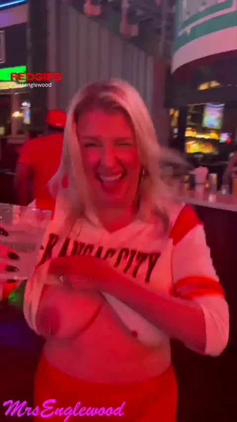 Flashing my tits in a bar for a touchdown!