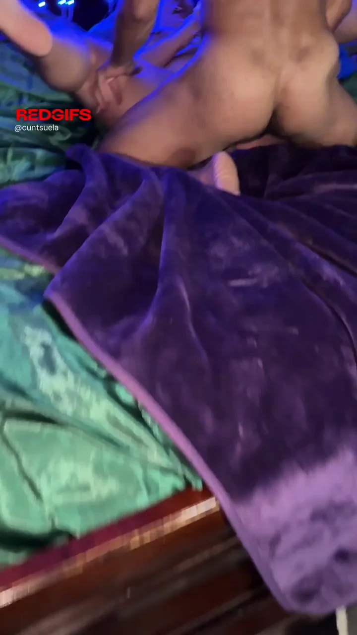 Cucky Films Hotwife Squirting 💦 on BBC King's Fat Ass 🍑👑