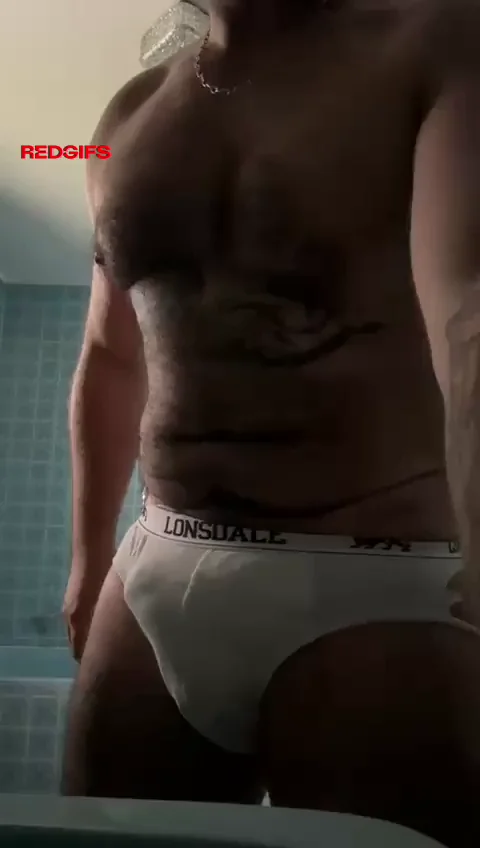 getting hard feeling my growth after chest day (38)