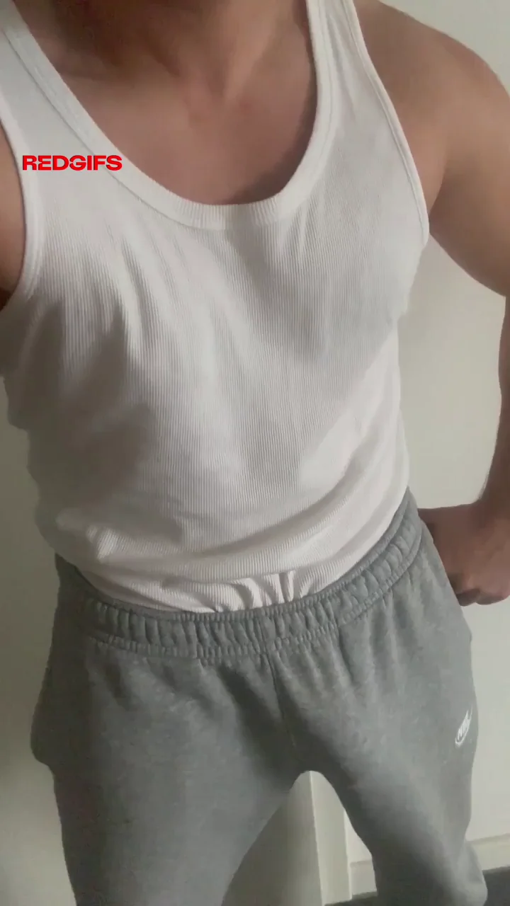 (33) They cant stop starring at the gym