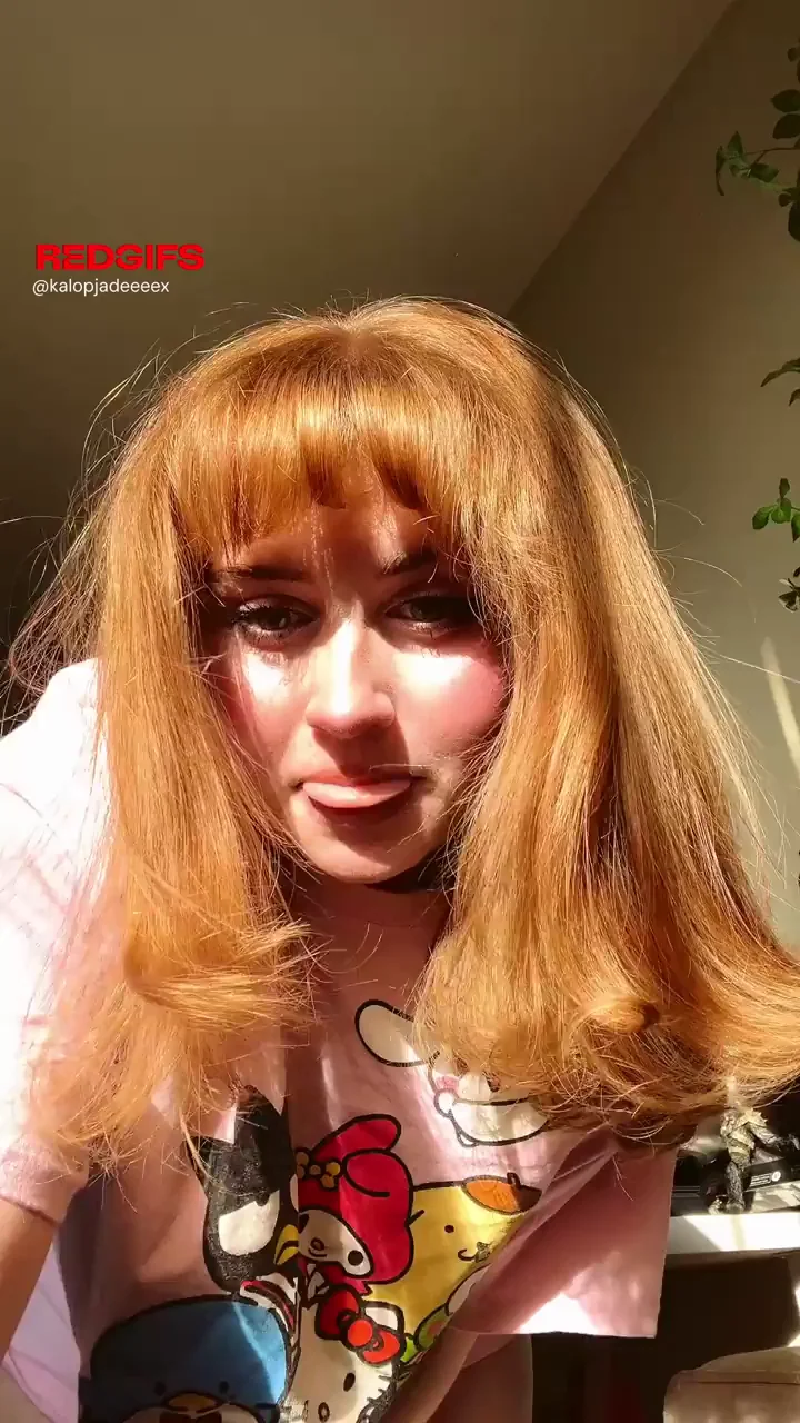 Thick Teen Wakes You Up with Massive Tits & Juicy Curves 😍🍑