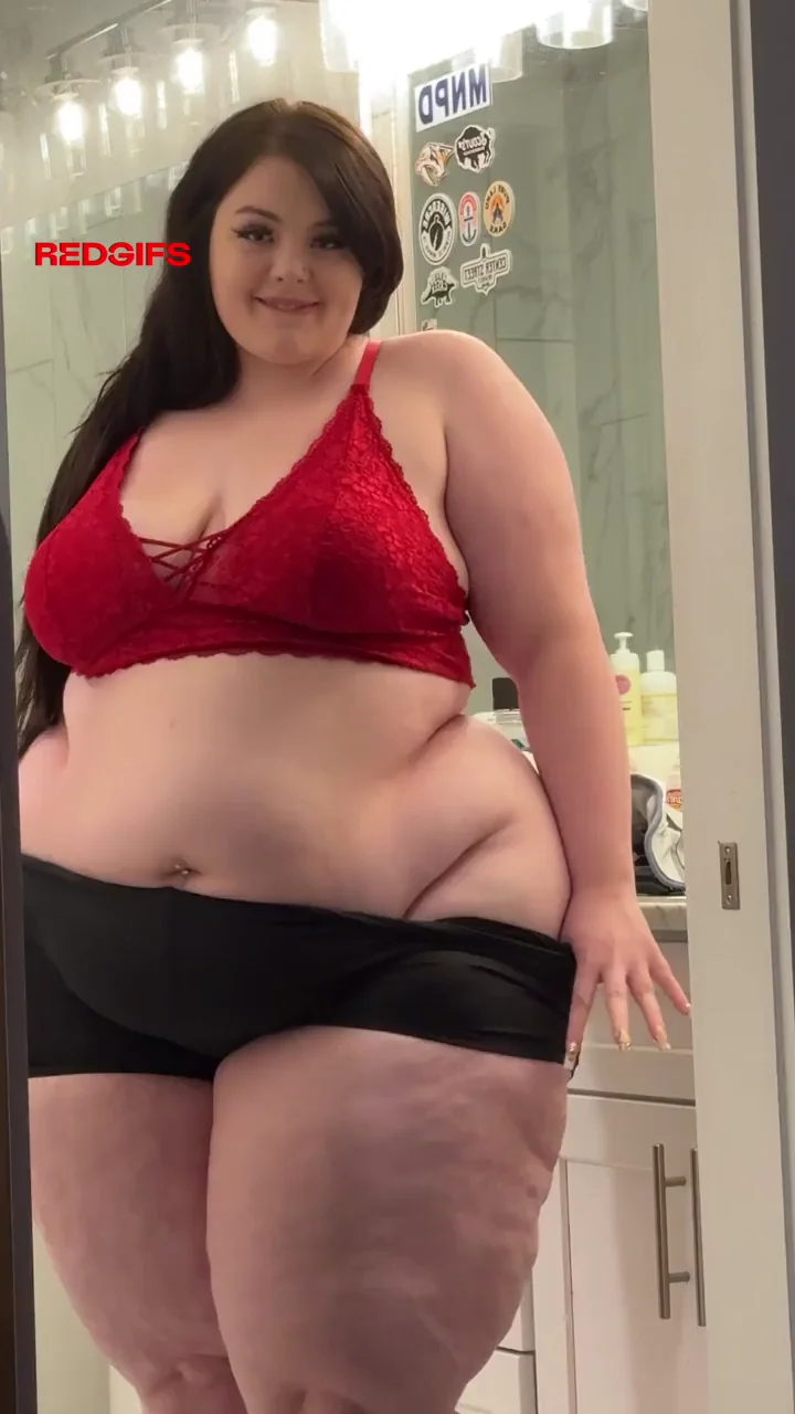 Thick SSBBW Babe's Juicy Distraction 💦🍑