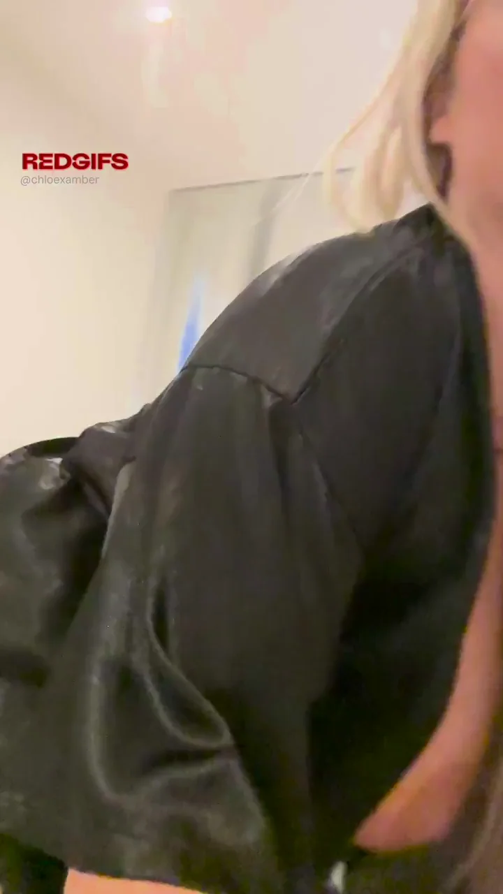 Thick BBW Blonde Twerks Her Massive Booty for Daddy Daddies 😈🍑
