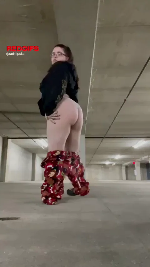 Fat Ass Slut Teasing Fuck Me in Public Garage? 🍑🚗💦