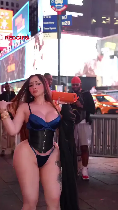 Indian Bimbo's Wild Public Fake Tits & Booty Parade 😈🍑💦