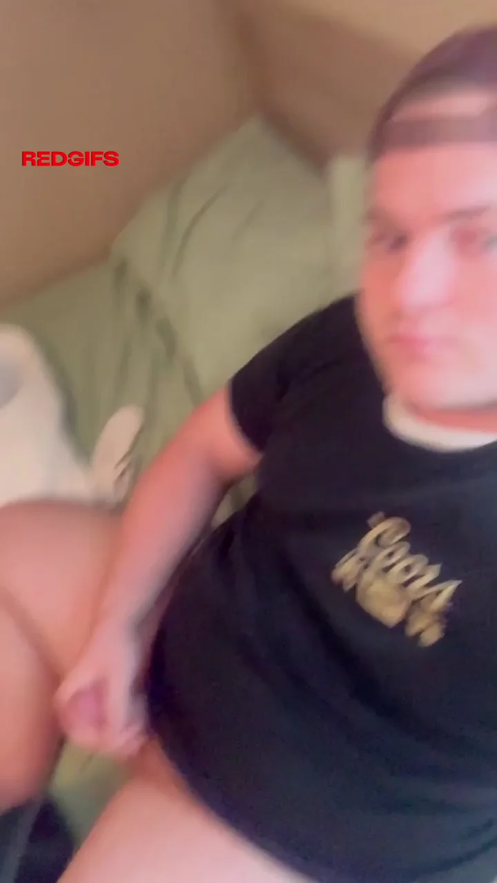 (23) Bored and horny, this was a good shot ;)