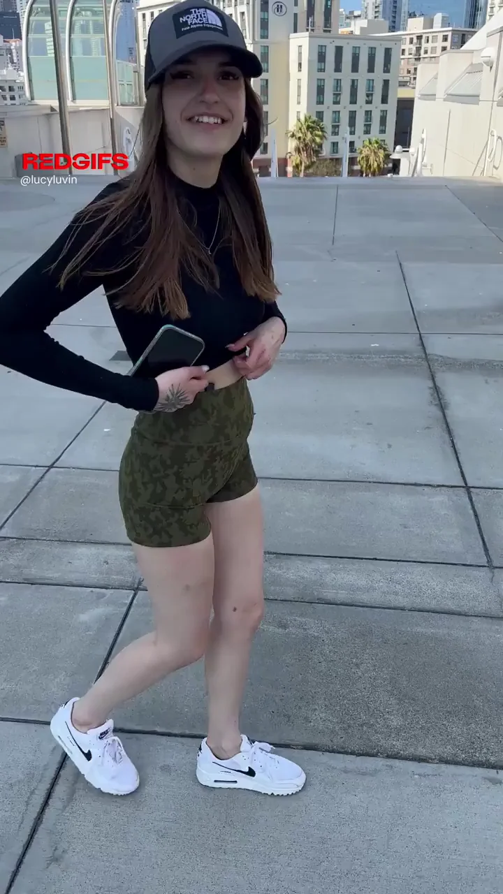 Morning Rooftop Tit Flash 😈🍑