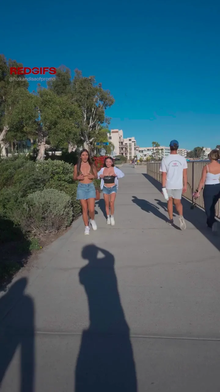 Flashing makes us horny
