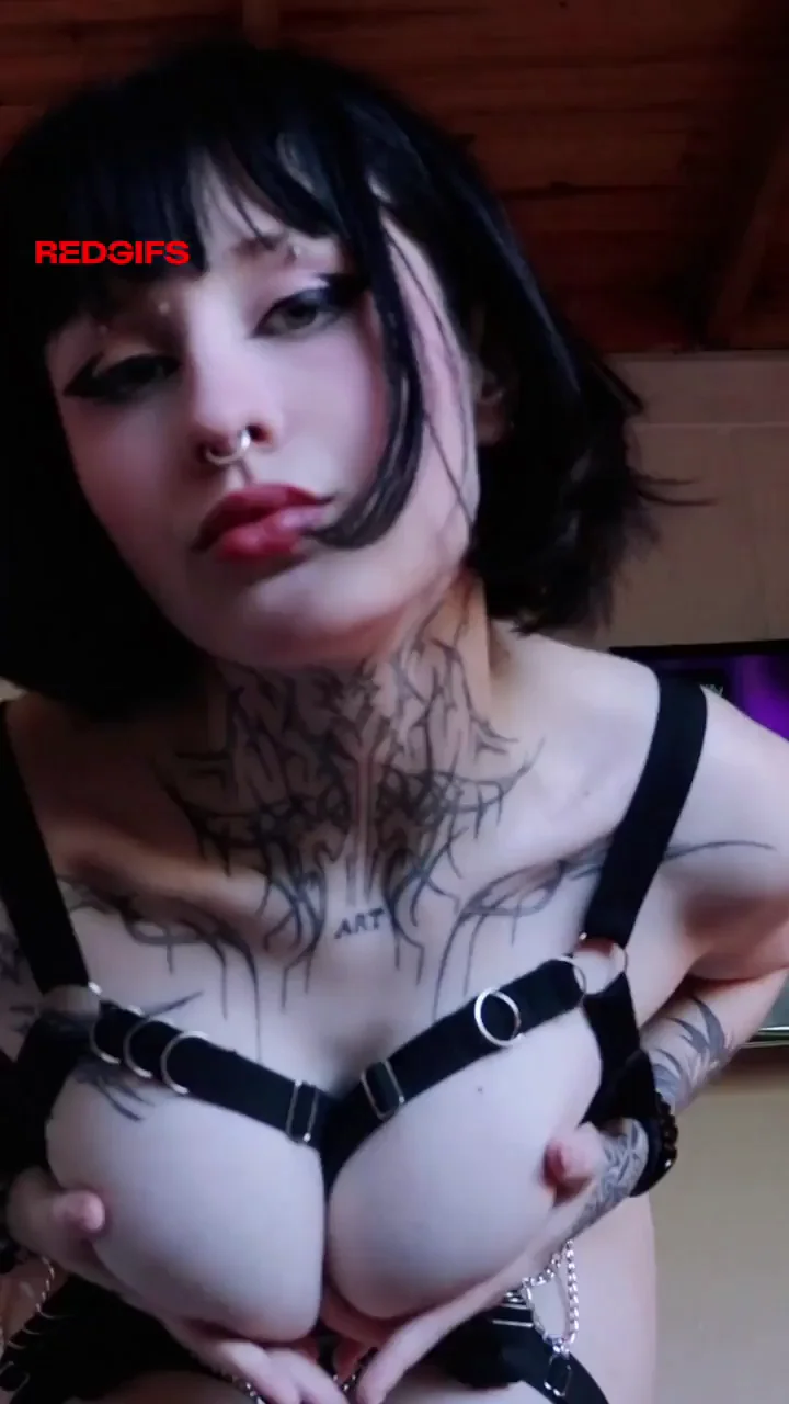 Do dominant goths turn u on?