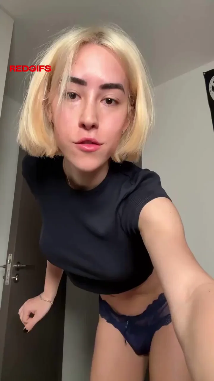 think u cld handle a little trans girl bulge ^. ^