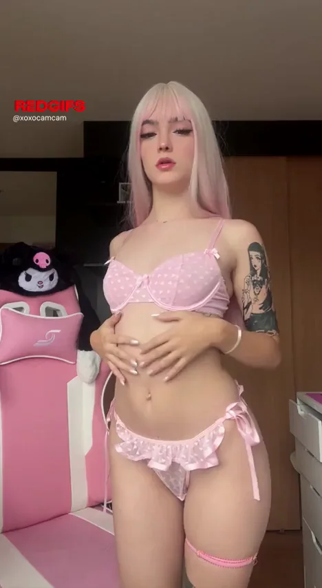 Cute Pink Panties Tease 😍💕