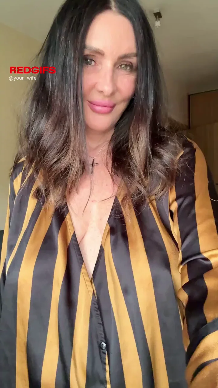 Risky Fuck with 50yo Seductive Mommy Bod? 🔥👅