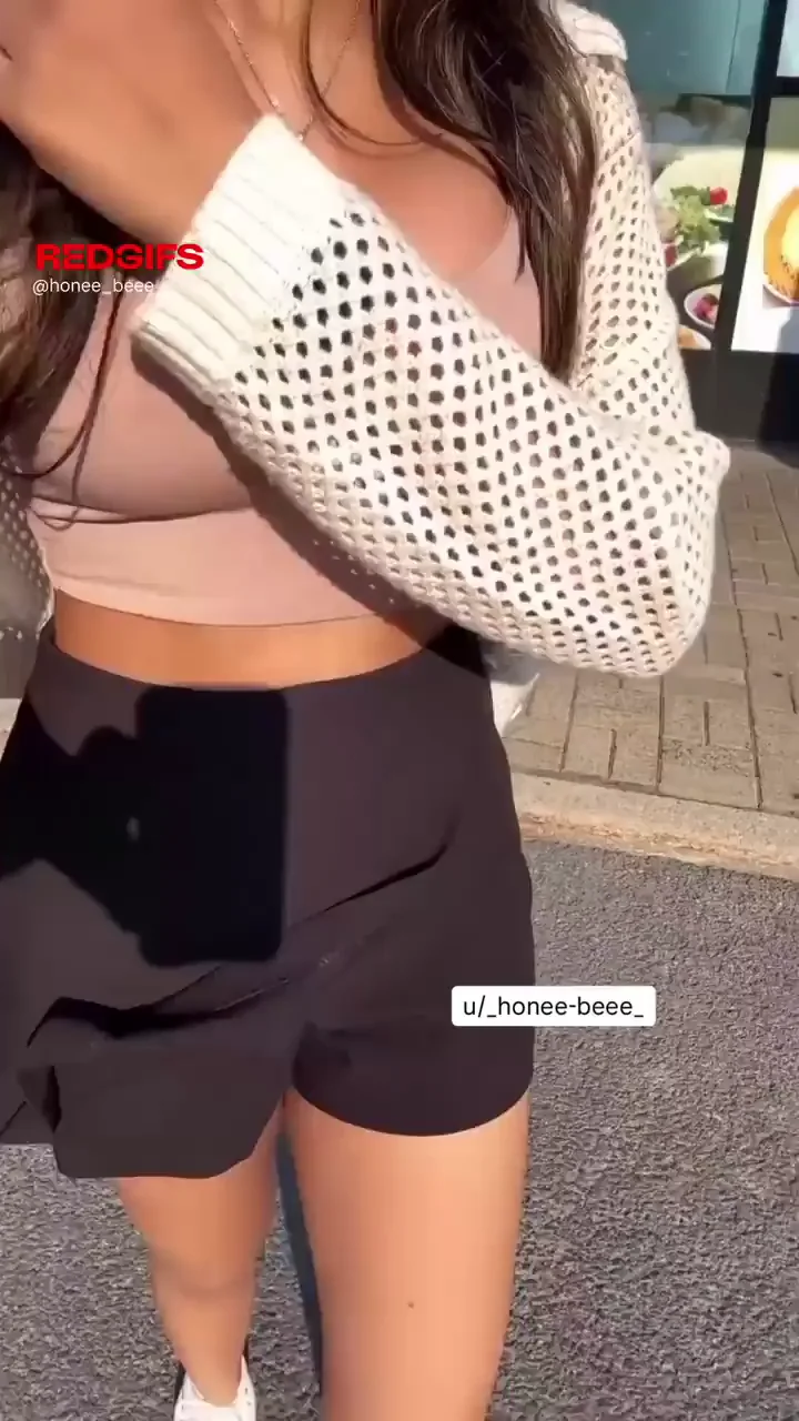 Love being braless out in the sun x
