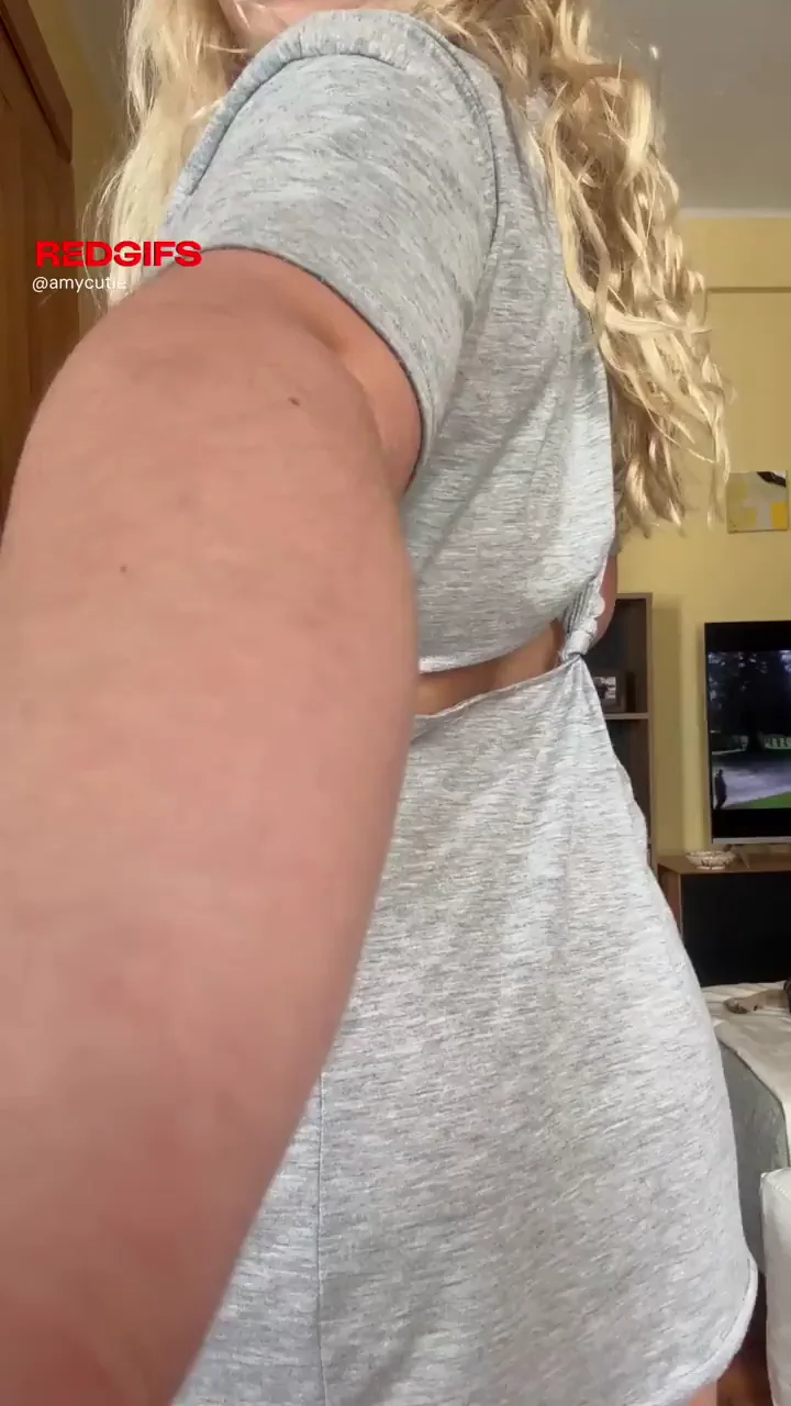 everybody loves a big jiggly booty ;)