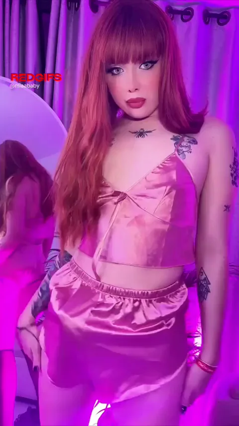 I work in a trans strip club can we fuck