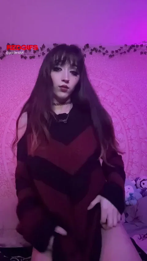 some goth girl titties to brighten up your day 🤭❤️🖤