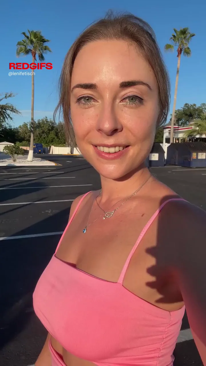 Guten Morgen! 🇩🇪 German Babe's Perky Tits in USA ☀️🍈🍈