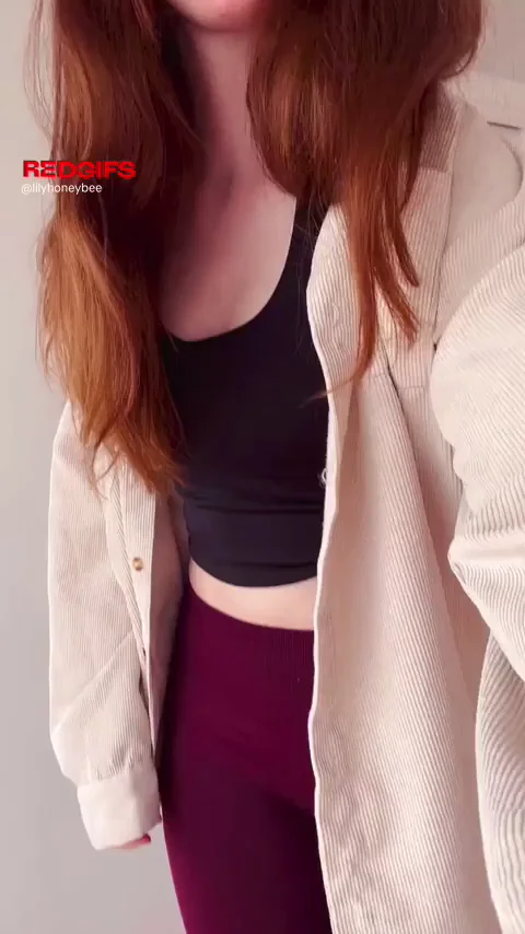 Petite Redhead's Natural Titty Reveal Hits Hard 🔥🍈🍈