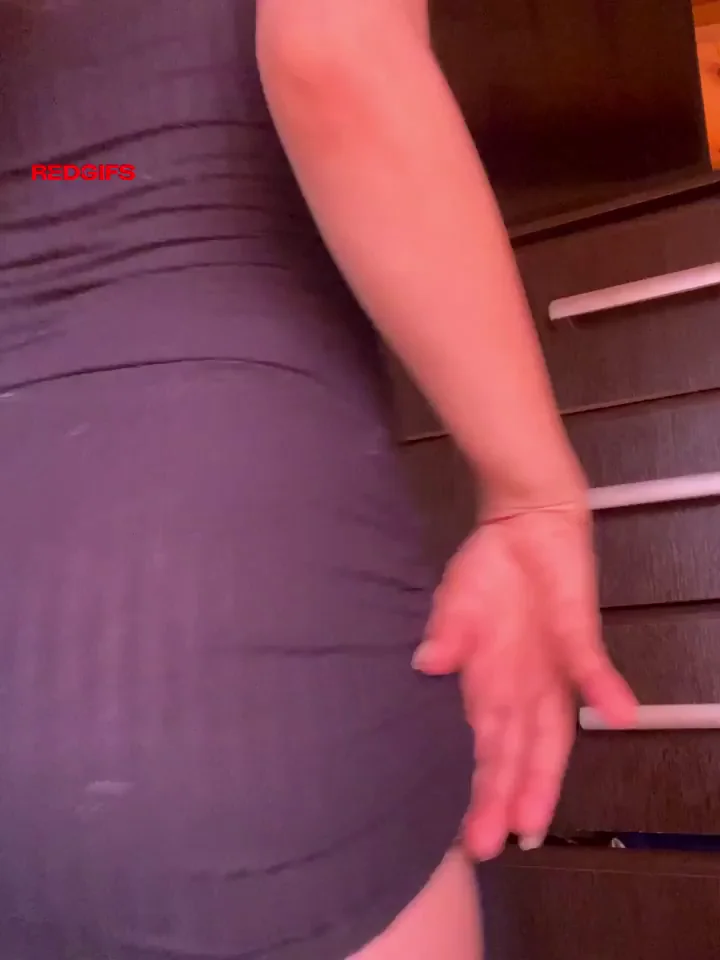 Adorable latina booty reveal