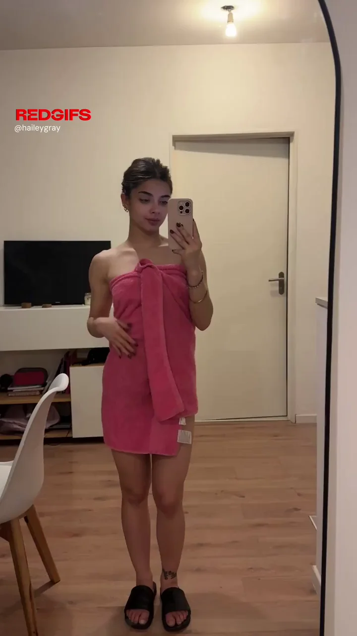 Oops I dropped my towel like a slut