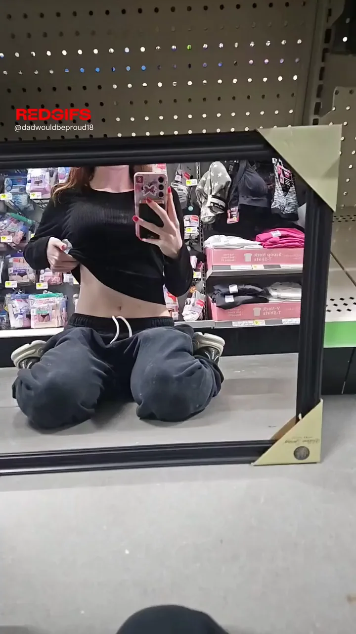 🛒 Big Tit Slut Flashes Massive Boobs in Store Aisle on the Clock 😈🍈🍈