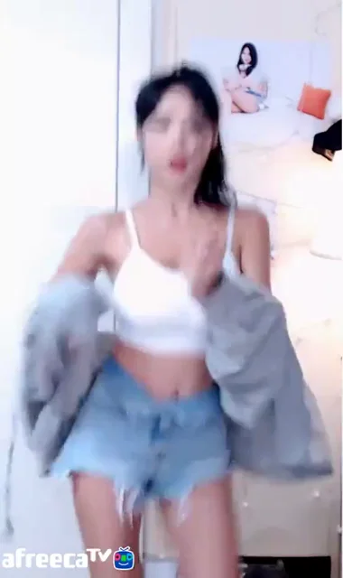 Pocket Girl Habin's Juicy Titties Bounce! 🍈🍈🔥