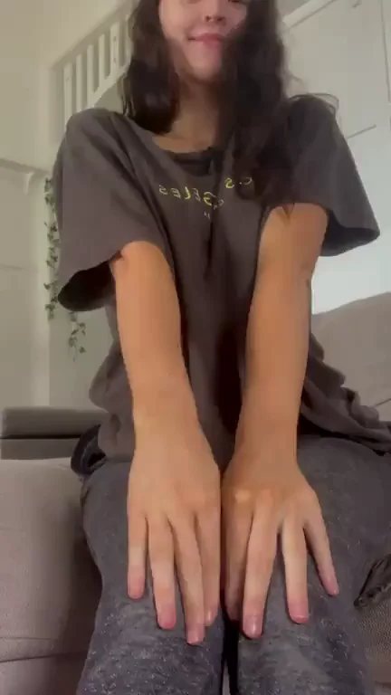 Do you like what I’m hiding under my baggy clothes?? ??