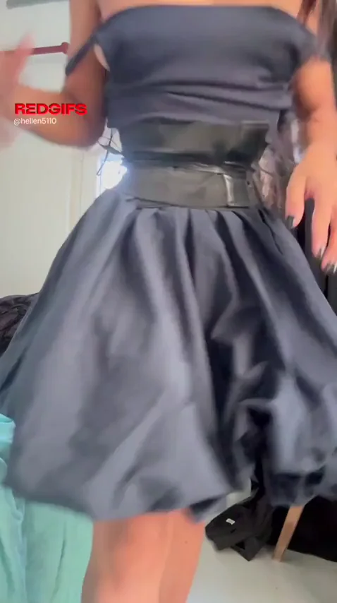 I love this dress btw