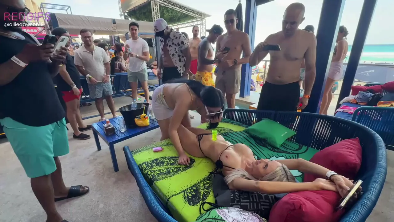 A special body shot in public