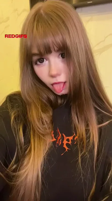 MILF Tease Drops Hoodie for Perky Natural Titties & Solo Rubdown