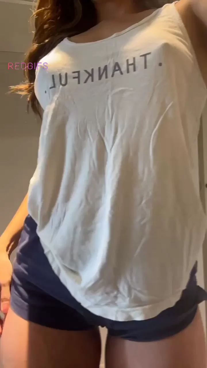 Perkiest Teeny Tits Tease: Amateur OnlyFans Lift & Flash
