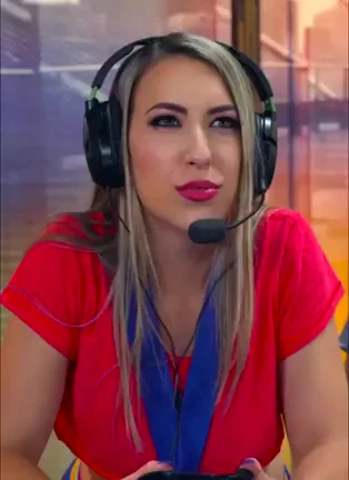 Gamer girl gets her pussy licked!
