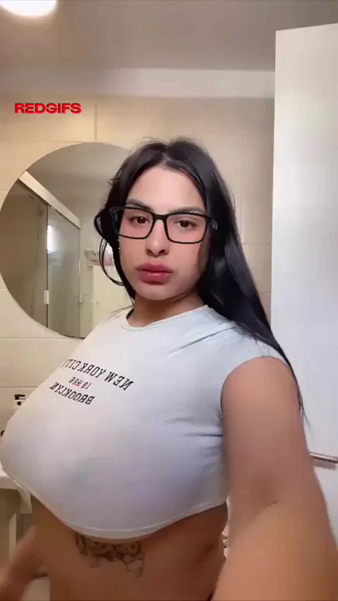 Can't look away from these curves