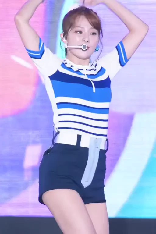 Red Velvet - Seulgi's Jiggly Thighs