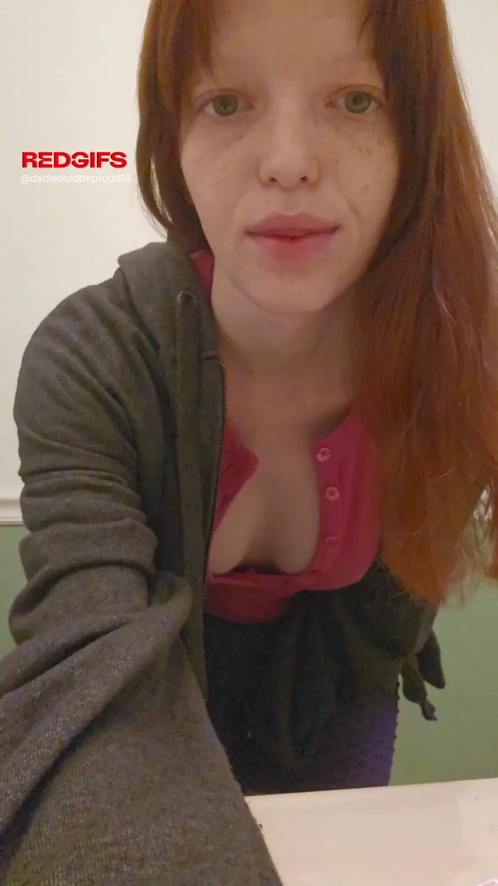 Silly Morning Tit Tease from Petite Redhead 😘🍒