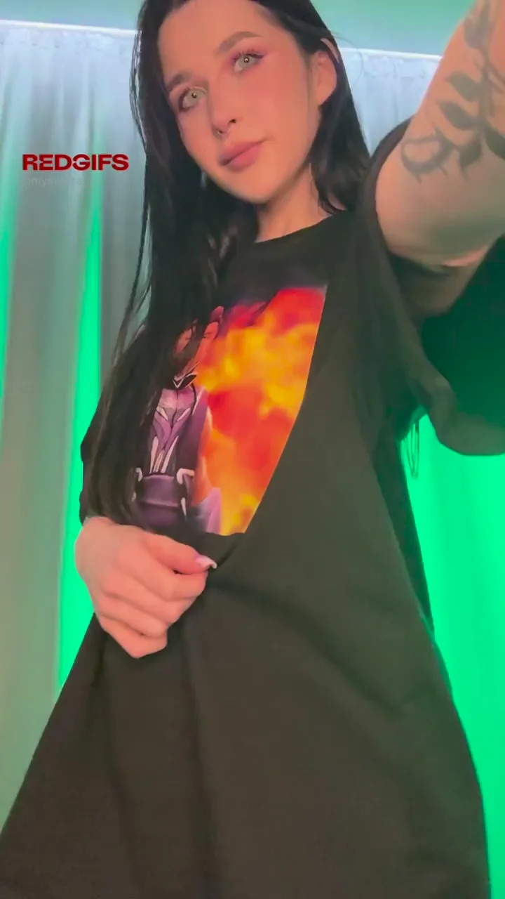 Wait for my small titties