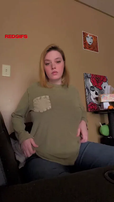 Tall Alt Slut Sick Nixx Lifts Shirt to Flash Her Perky Natural Tits 😈 Snap & Tele Active