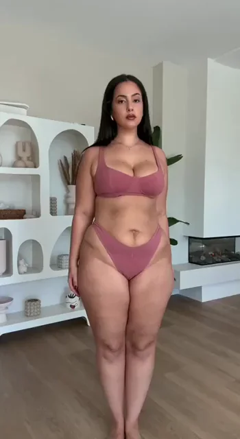 I wonder how many of you would actually fuck a thick Arab girl