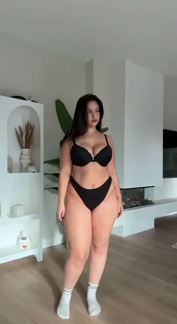 I wonder how many of you would actually fuck a thick Arab girl