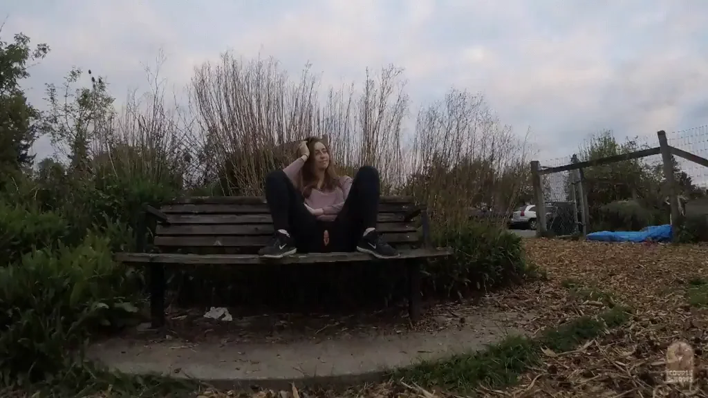 PUBLIC PUSSY, RIPPED LEGGINGS IN PUBLIC! Gif